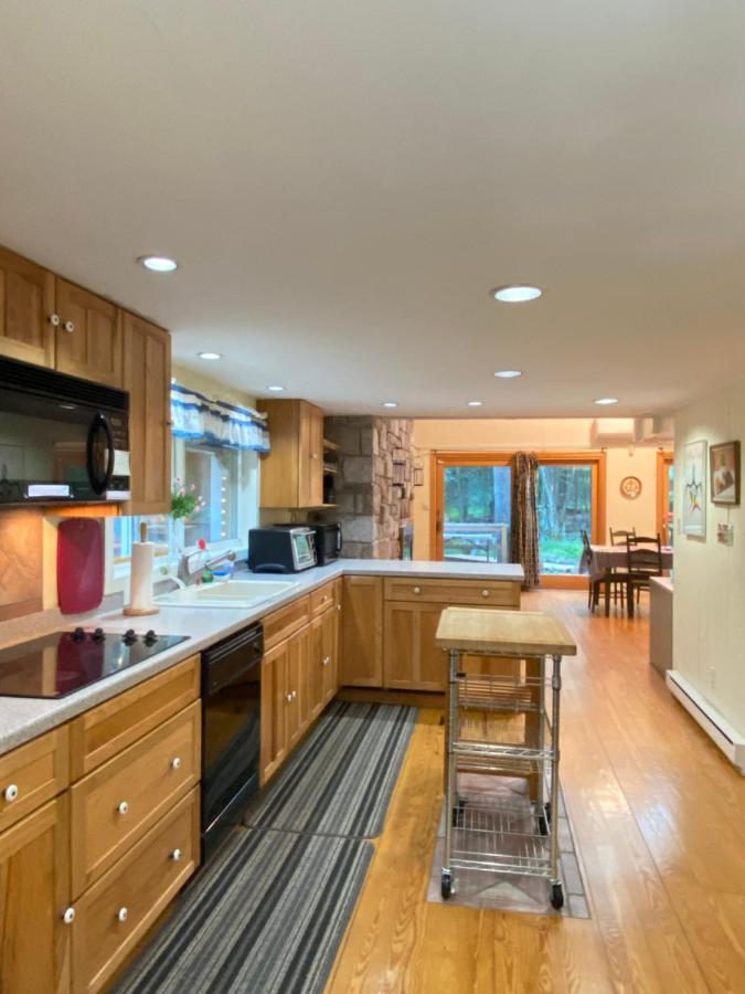 Secluded Chalet On Stream-Mins To Camelback Tannersville Exterior photo